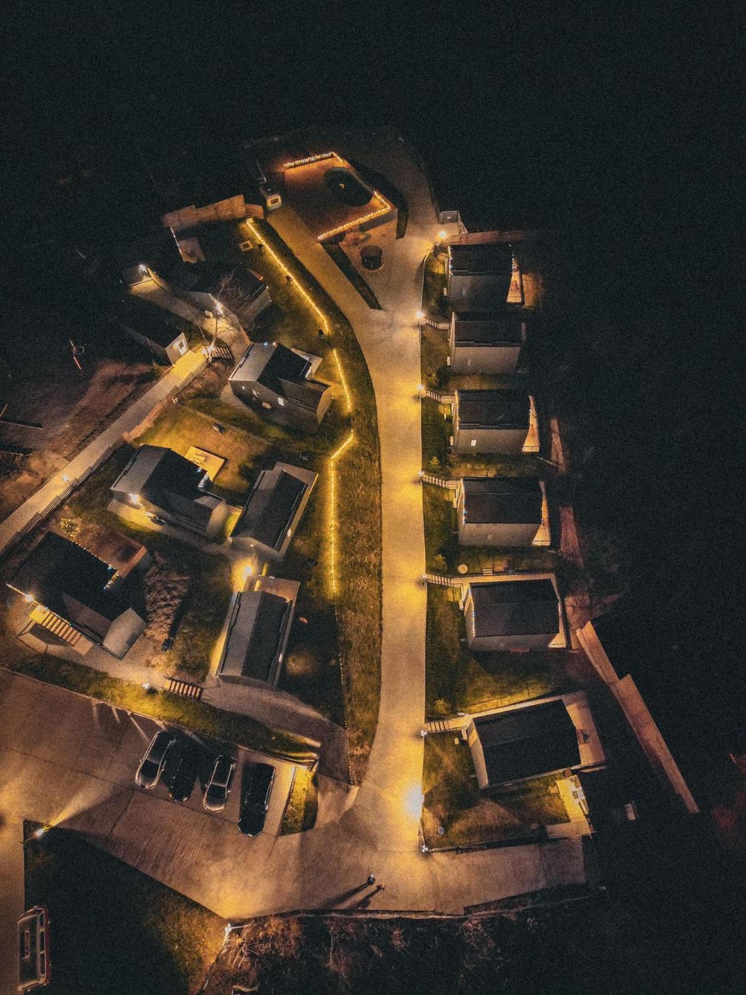 Moon Village Comarnic Sinaia Exteriör bild